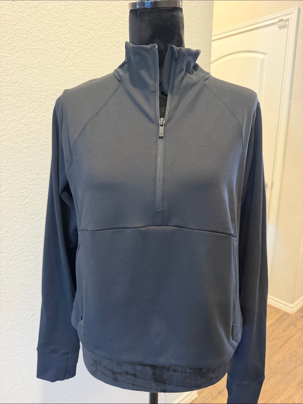 Cropped Athletic Zippered Pullover
